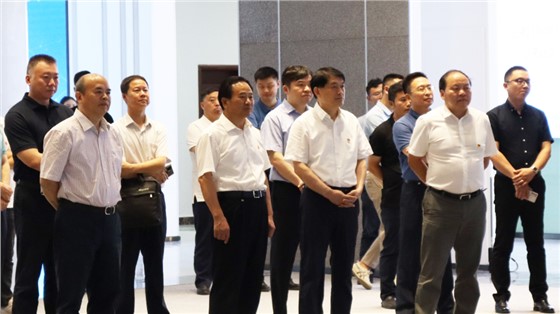 長沙市委常委、市委組織部部長張宏益一行調(diào)研國家網(wǎng)絡安全產(chǎn)業(yè)園區(qū)（長沙），并參觀我司布展的園區(qū)展示推廣中心項目